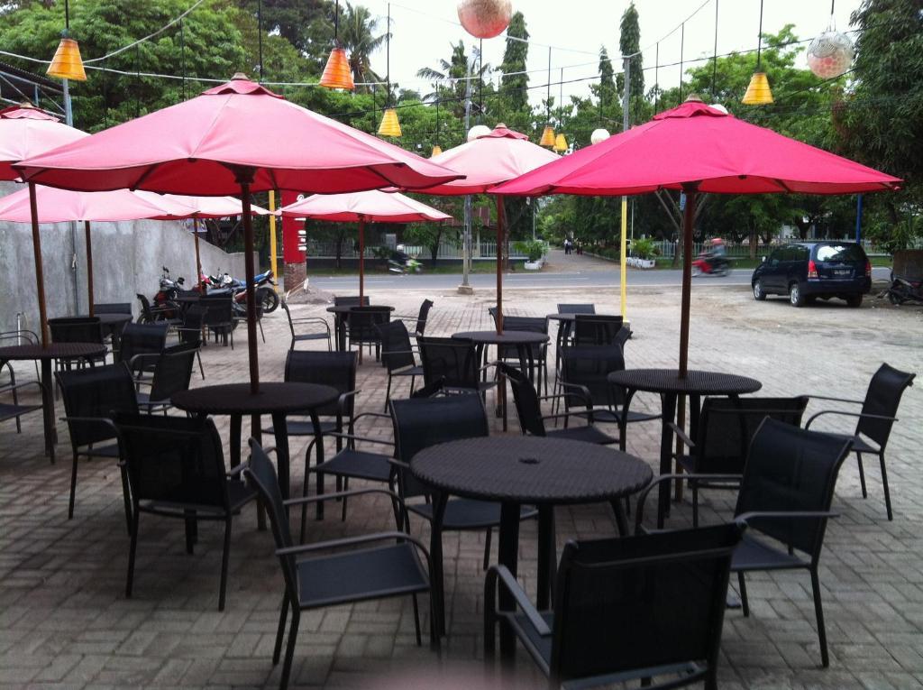 派拉蒙酒店 Biringkanya 外观 照片